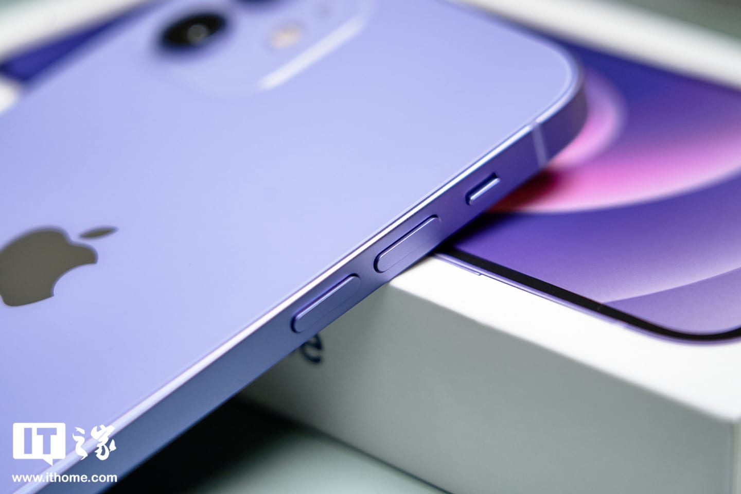 Nuevo iPhone 12 Púrpura