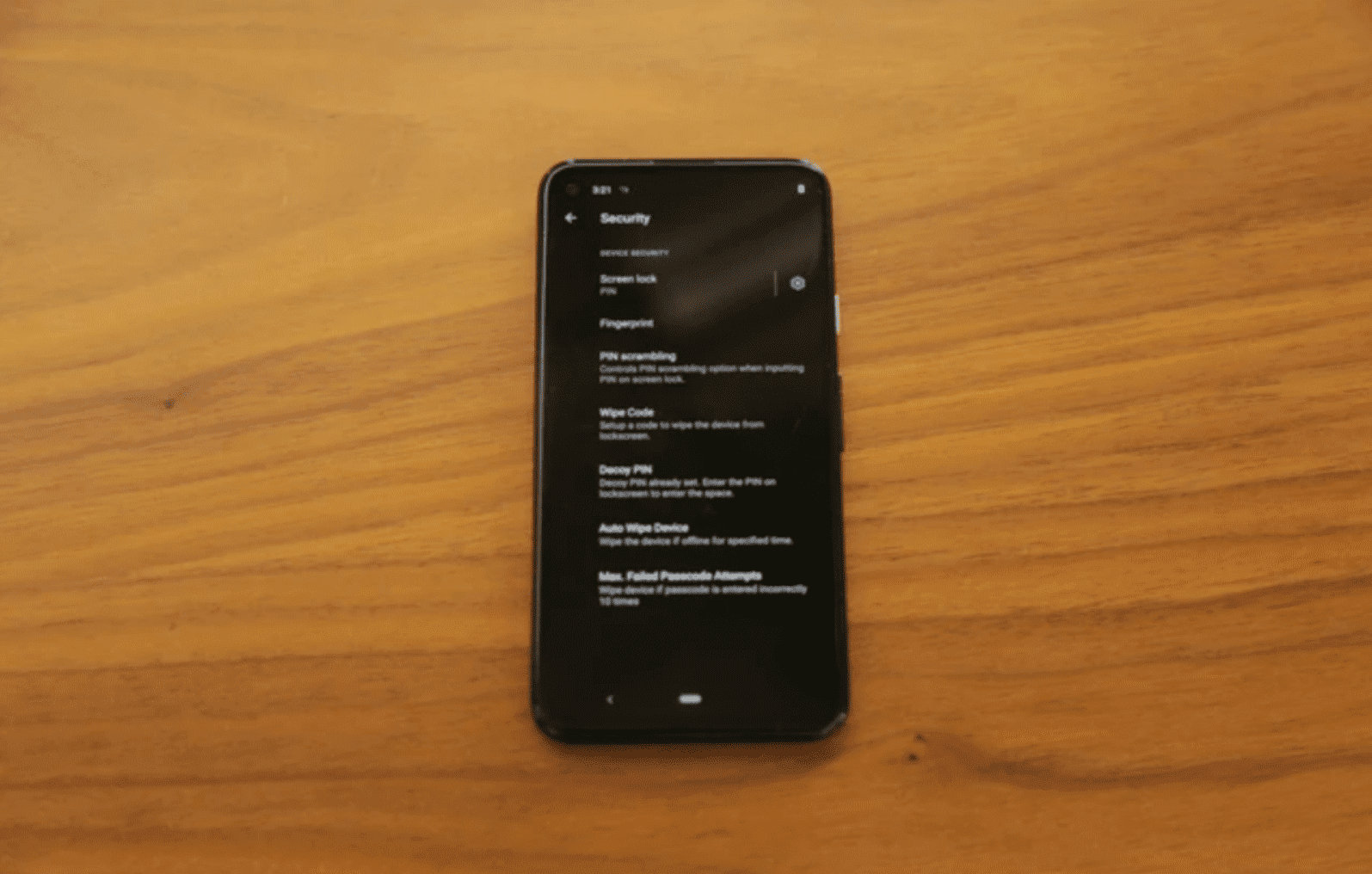Google Pixel 4a con puerta trasera del FBI