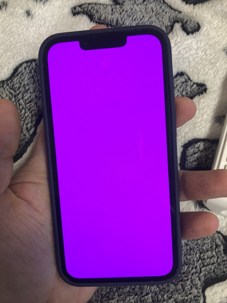 iPhone 13 Pantalla Rosa