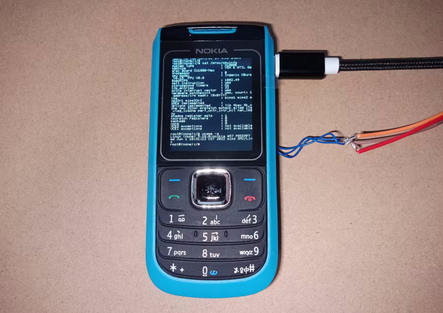 Teléfono Nokia con placa base Notkia