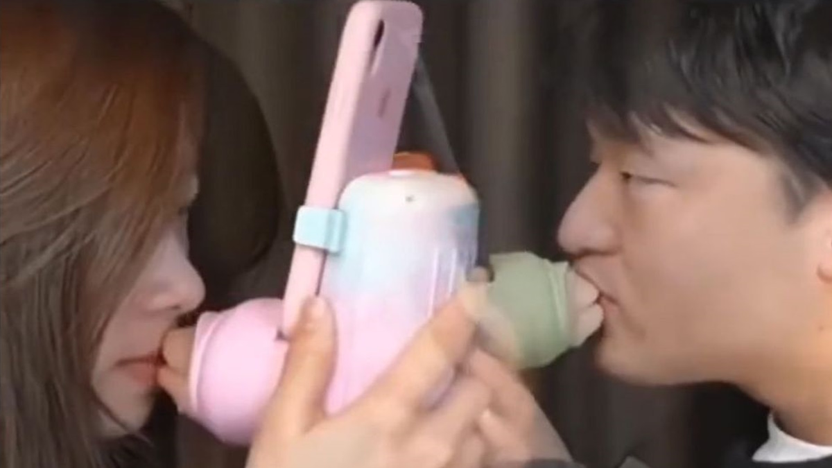Remote Kissing Device 