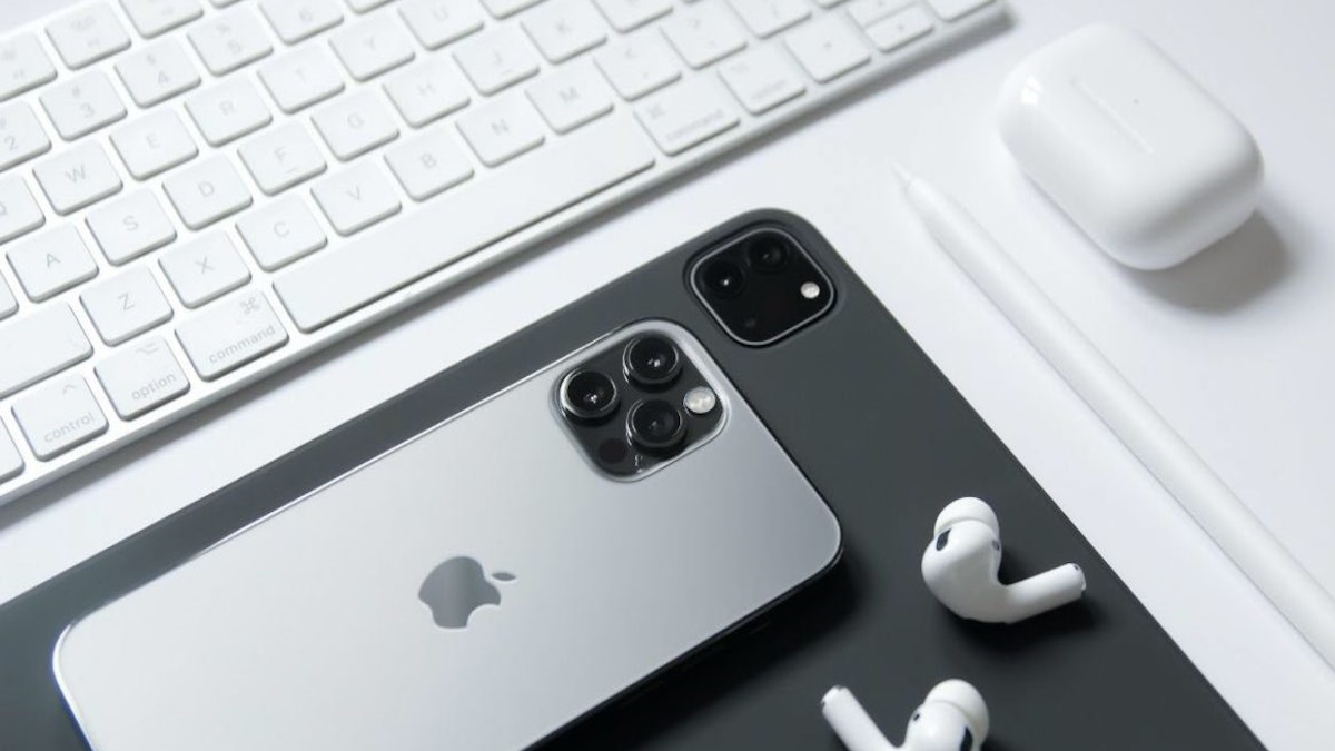 Hombre es sobornado con $700,000 y roba $2 millones en productos Apple