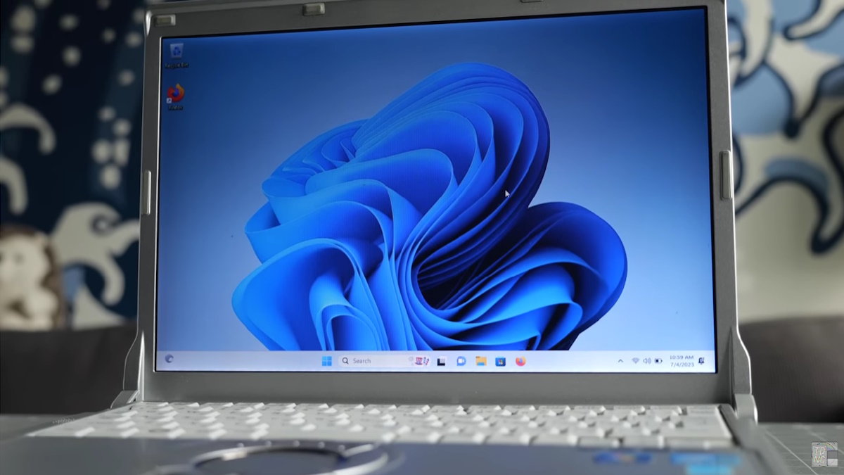 Ejecutan Windows 11 en un portátil Panasonic de más de 10 años